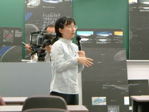 在学生によるプレゼンテーション （研究発表、課外活動、高校との違いなど）