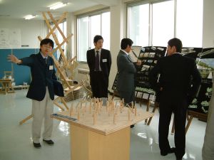 施設、成果物見学 （資料コーナー、ゼミ室、同窓会室など）