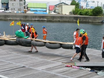 スタート位置へ運搬