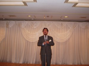 二期続投される河合常任幹事長ご発生の乾杯で懇親会を終了しました。