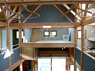 喧噪から逃れ。瞑想室へ（畳の部屋）