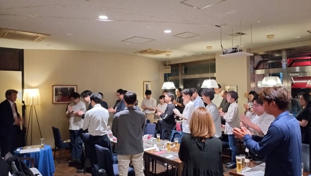 一本締めで閉会