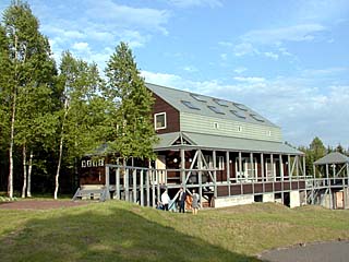 駐車場からの全景