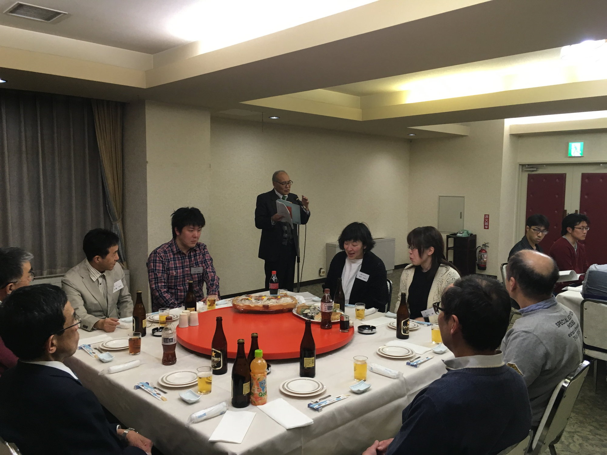 支部長は建築1期の山本利彦さん。